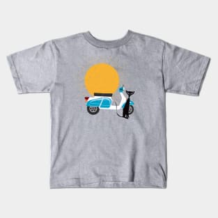 Retro Cat Sitting next to Vintage Scooter Kids T-Shirt